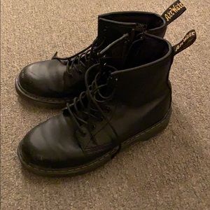 Dr. Martens (Kid size 4) (women 6) **RESERVED**